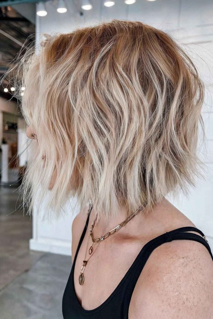 Lived-in Short Hair with Money Piece