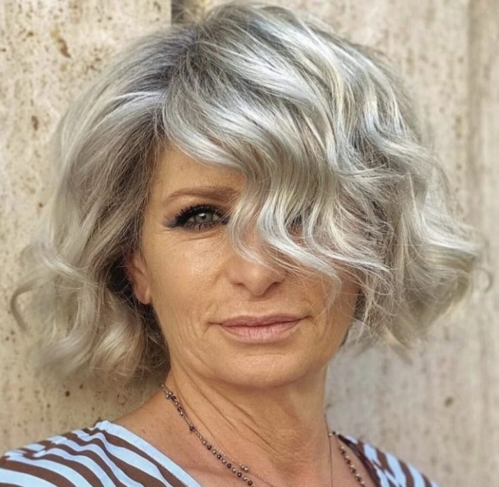 Layered Bob with Voluminous Waves